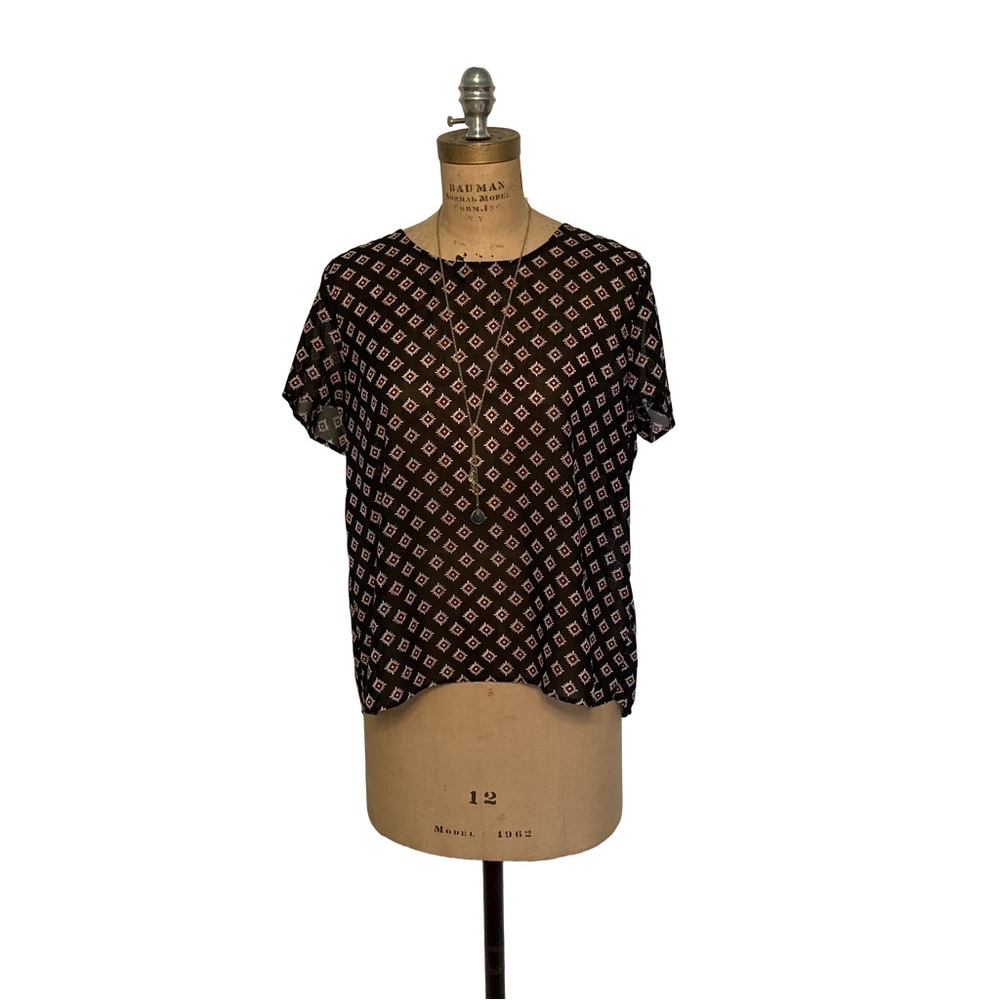 Gap Open Split Back Top - Large - image 1